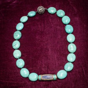 Reconstituted turquoise necklace